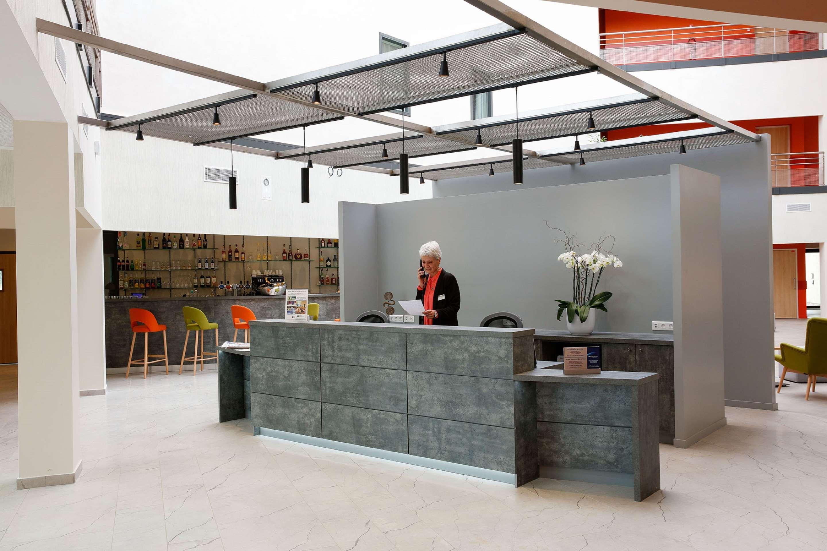 Best Western Plus Hotel Escapade Senlis Senlis  Exterior photo