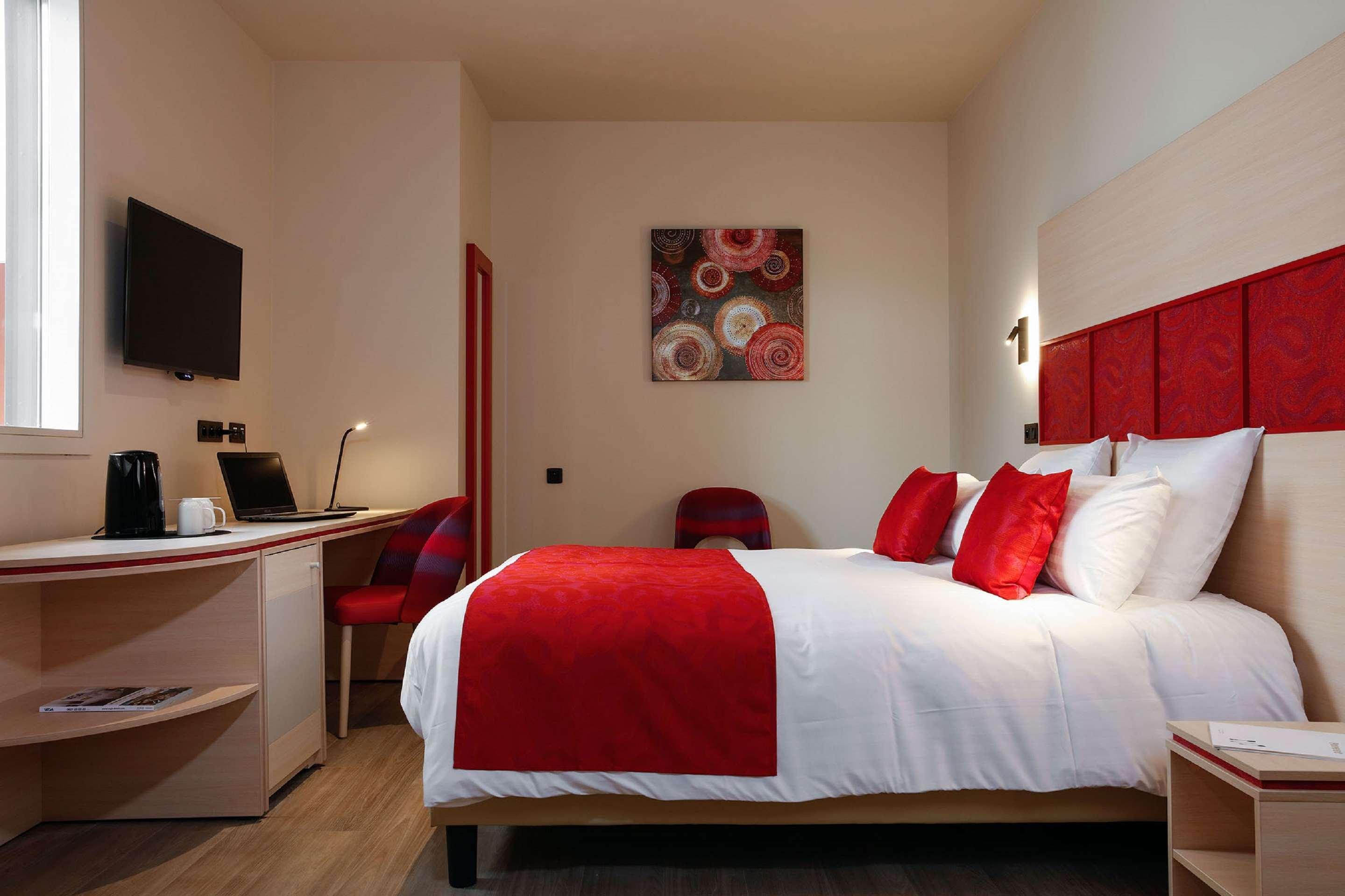 Best Western Plus Hotel Escapade Senlis Senlis  Exterior photo