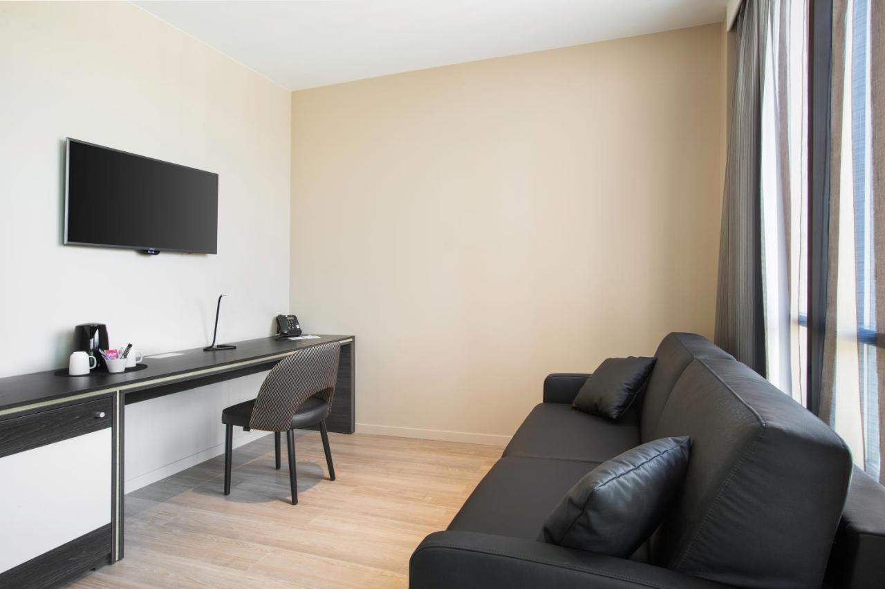 Best Western Plus Hotel Escapade Senlis Senlis  Exterior photo