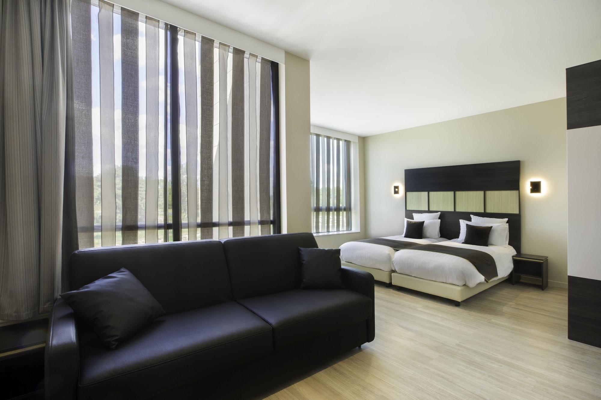 Best Western Plus Hotel Escapade Senlis Senlis  Exterior photo