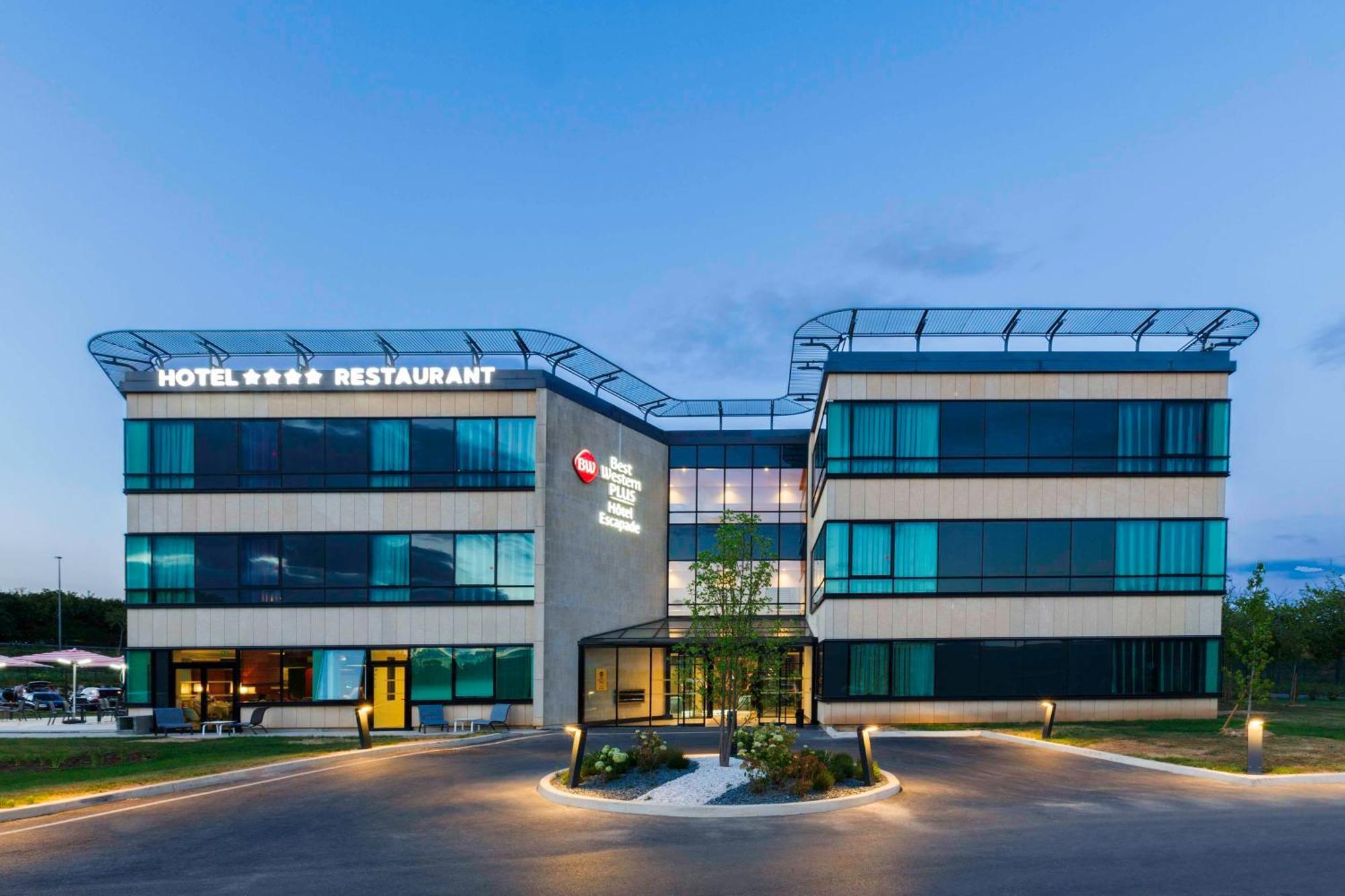 Best Western Plus Hotel Escapade Senlis Senlis  Exterior photo