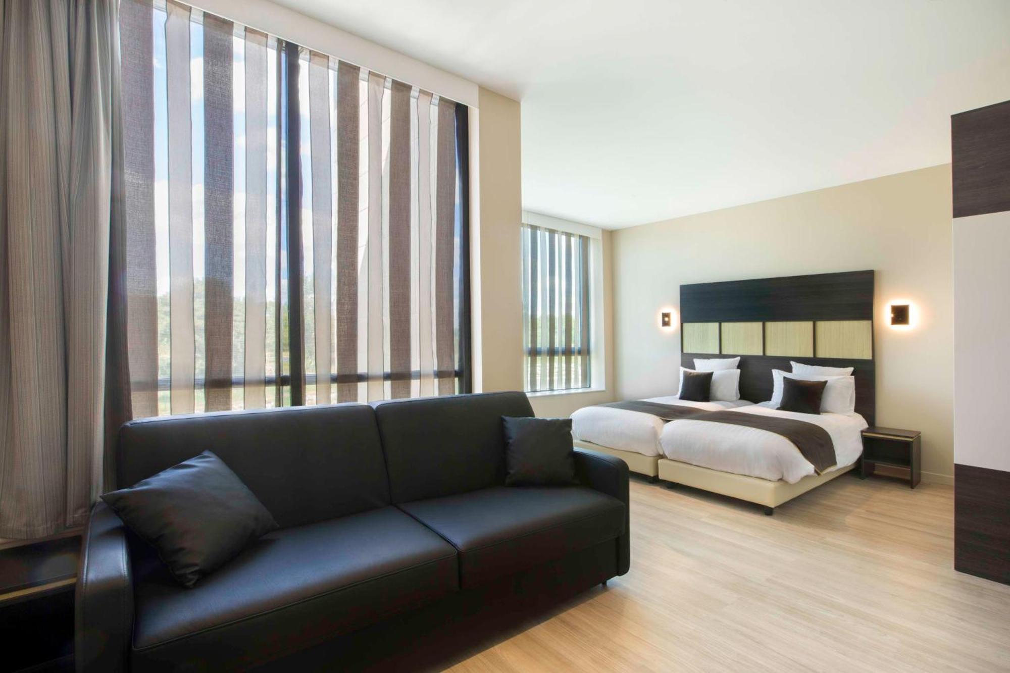 Best Western Plus Hotel Escapade Senlis Senlis  Exterior photo