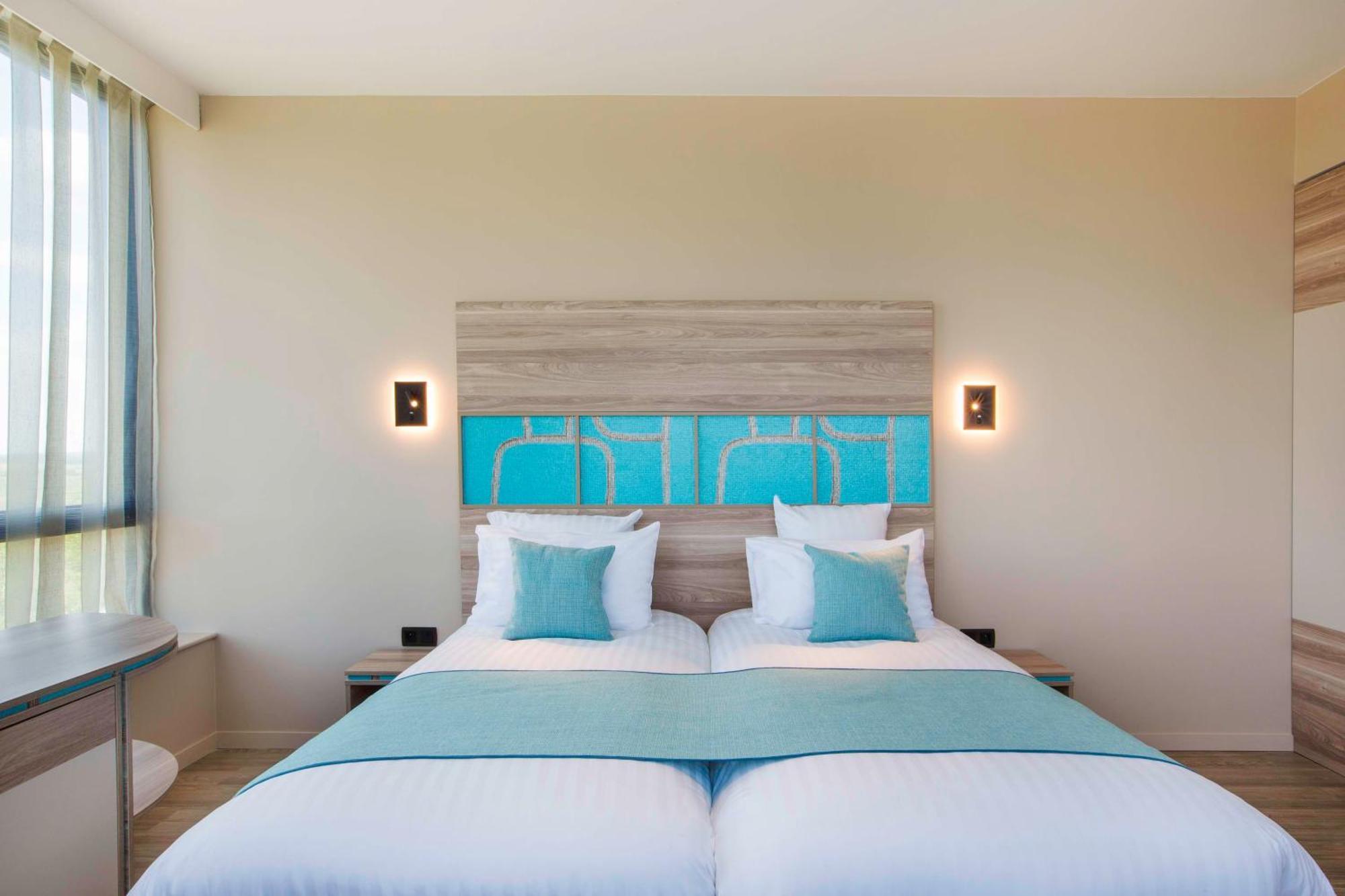 Best Western Plus Hotel Escapade Senlis Senlis  Exterior photo